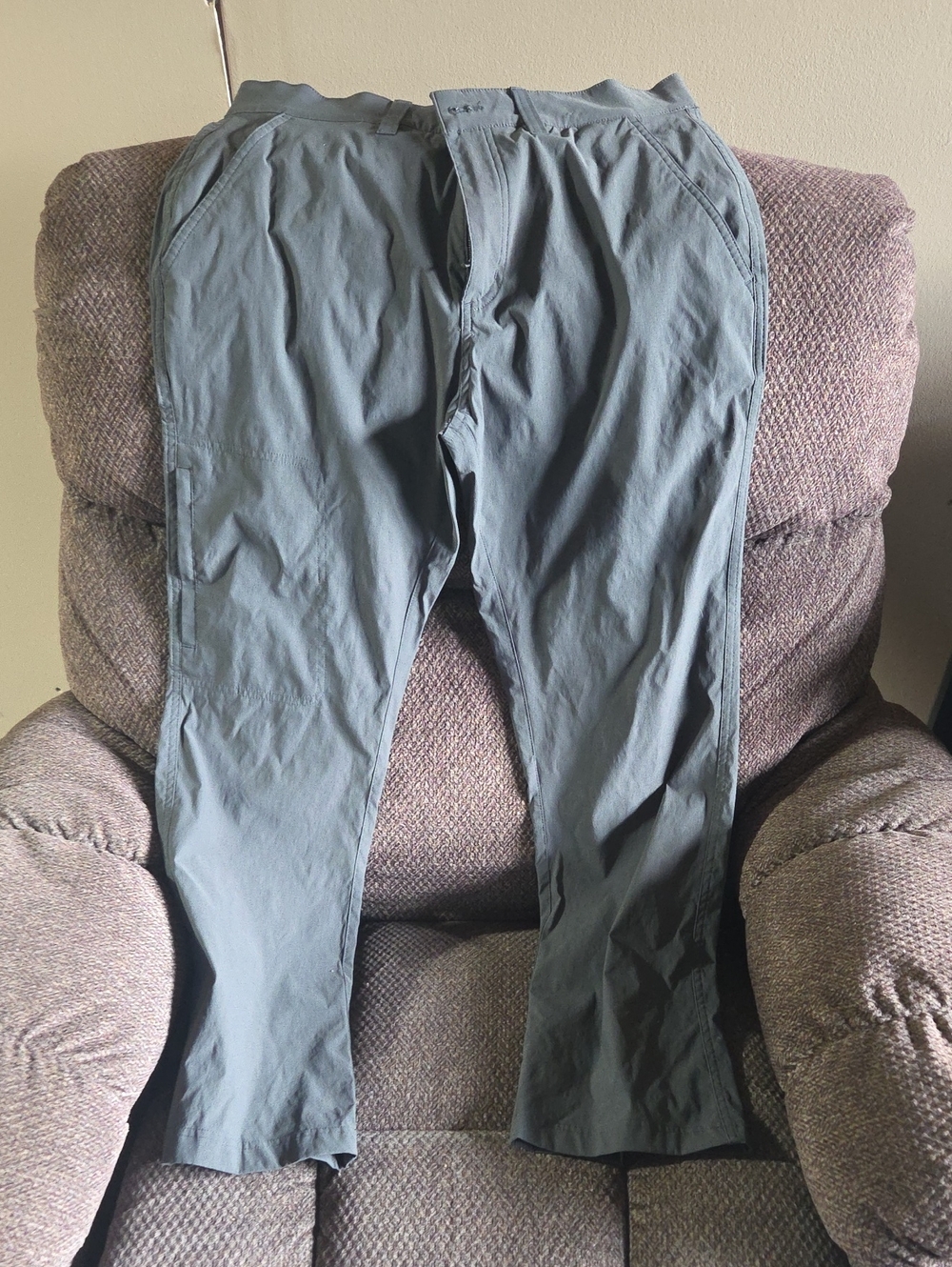 Orvis Men's Pants in Slate Gray